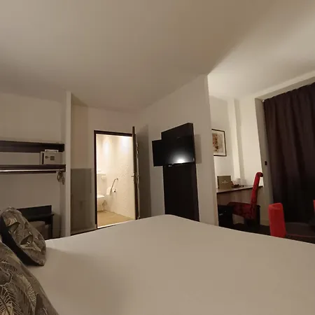Hotell Voltaire Opera Centre 3*